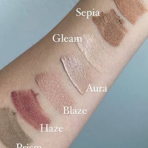 Beautycounter Lid Glow Cream Shadow in Haze